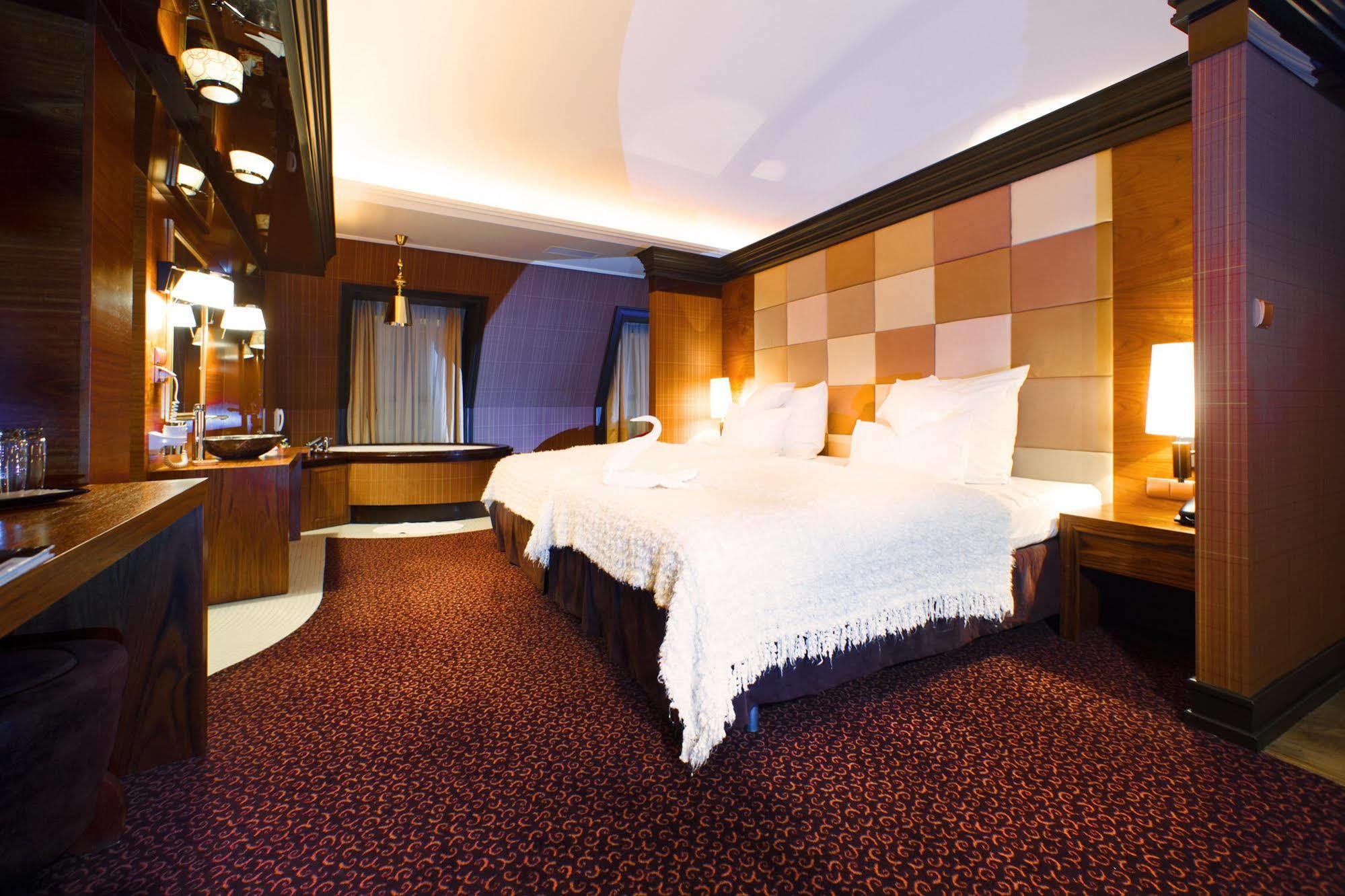 Grand Hotel Boutique Rzeszow Luaran gambar
