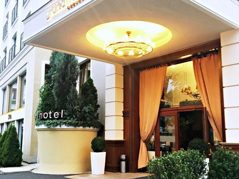 Grand Hotel Boutique Rzeszow Luaran gambar